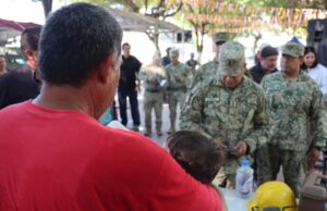 Navolatense entrega arma de su padre recién fallecido en jornada de Desarme Voluntario
